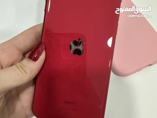 Apple iPhone SE 64 GB in Manama