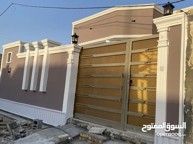 175 m2 2 Bedrooms Townhouse for Sale in Basra Tannumah