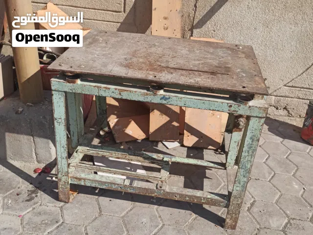 ميز حديد نجاري