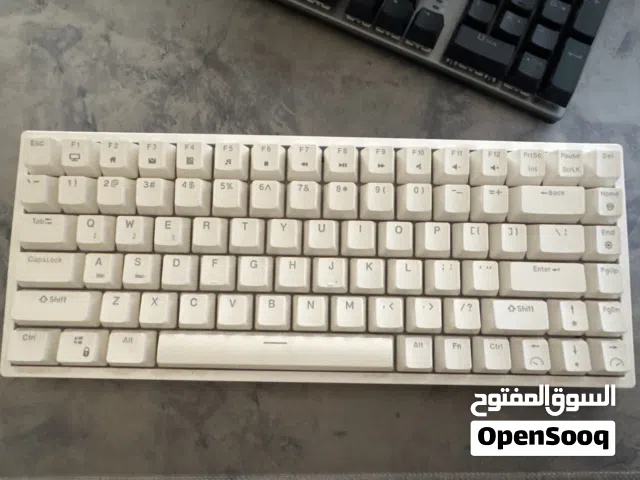 للبيع ثلاث كيبوردات جيمينج