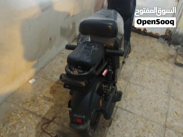 سلام عليكم دراجه شحن نوعها R10 ست باتري ولي 32 امبير جديدات قبل اسبوع انشدن ودراجه يرادله بعض التعدي