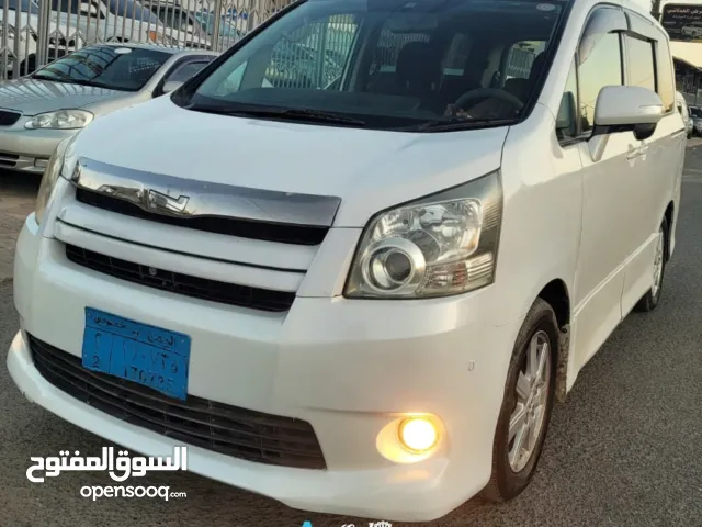 باص نوها موديل 2010نظيف جدا بسعر مناسب