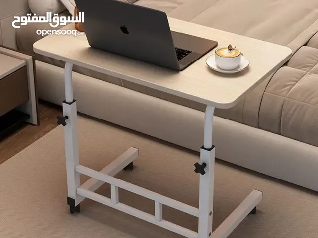 عرض مميز على ميز حاسبة خشبي