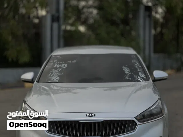 2017 كيا كادينزا Standard