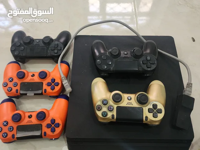 بلاستيشن فور سلم مهكر نضيف جدا 1 تيرا مع 5 يدات