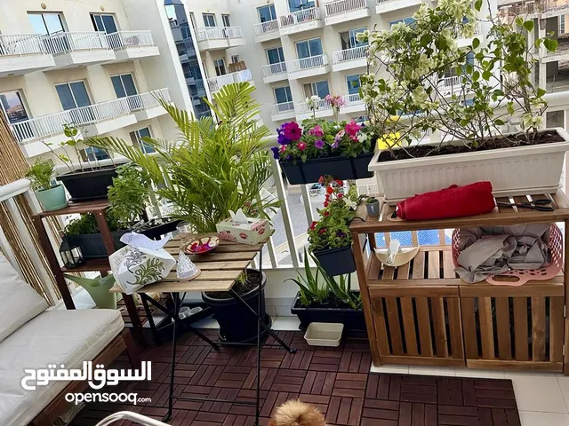 No commission, Spacious Studio apartment with nice terrace in a prime loction close to Five Jumeirha