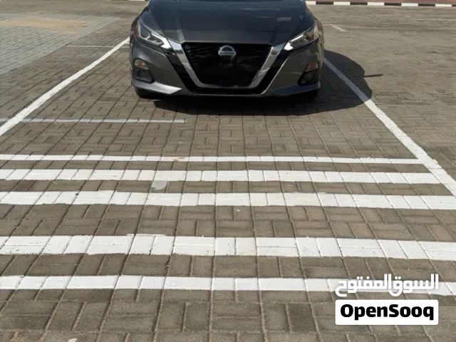 2021 نيسان التيما SR