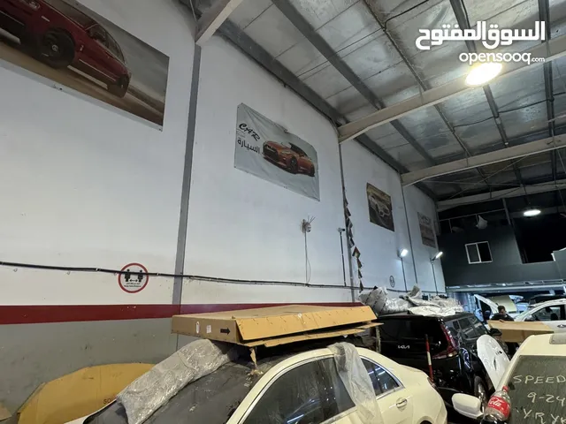 ورشة الهيكل في الصناعية 4 ورشة حديثة ومزينة باحسن انواع الديكورات مع ايدي عاملة جيدة للبيع