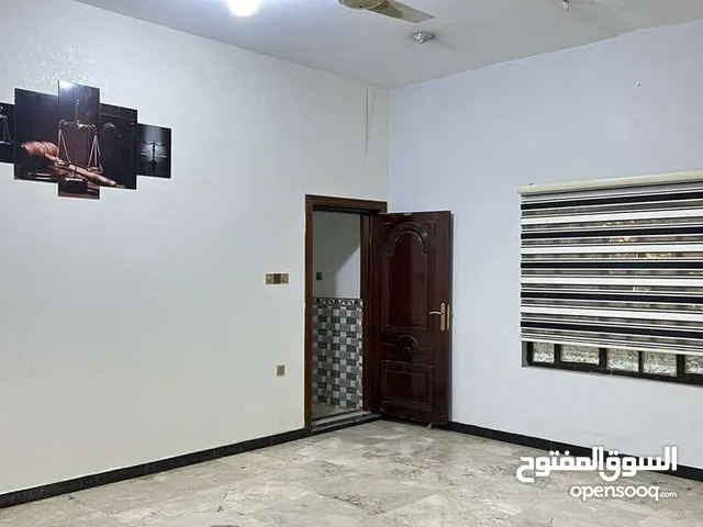 150 m2 2 Bedrooms Apartments for Rent in Basra Tuwaisa