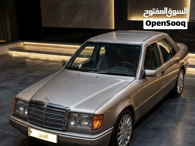 1990 Mercedes Benz E-Class E 200