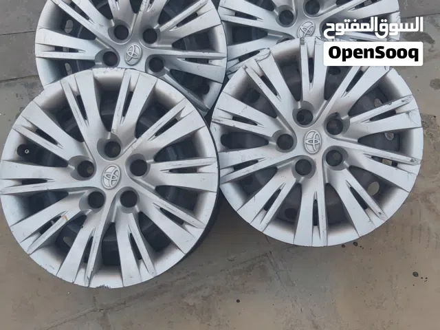 جنطات تويوتا كامري قياس 16   اصليه بحالة ممتازة مع طواسي الشركه 2014  موجودات في اربد