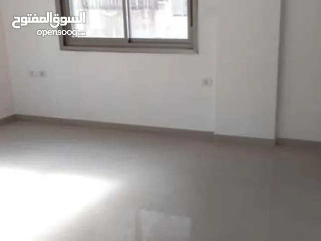ثلاث غرف غير مفروشة للايجار
