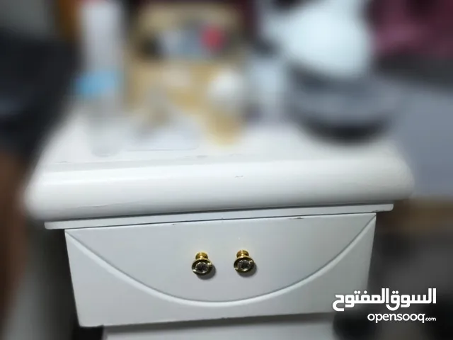 غرفه نوم تفصيل خشب زان بحاله جيده جدا