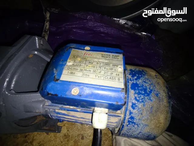 ماتور مياه بحاله جيده واحد حصان الصناعه صيني معاه بلونه واتوماتيك شغال كويس جدا