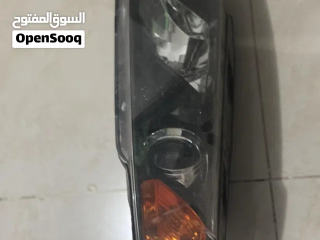 طقمين أضوية كيا لوتزي 2009 بحالة جيدة