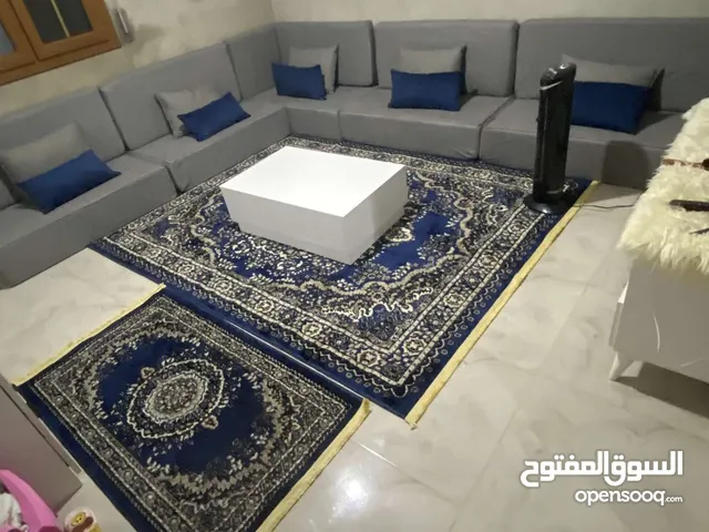 صالون 7 قطع وزوايه وستاره وفرش وطاوله