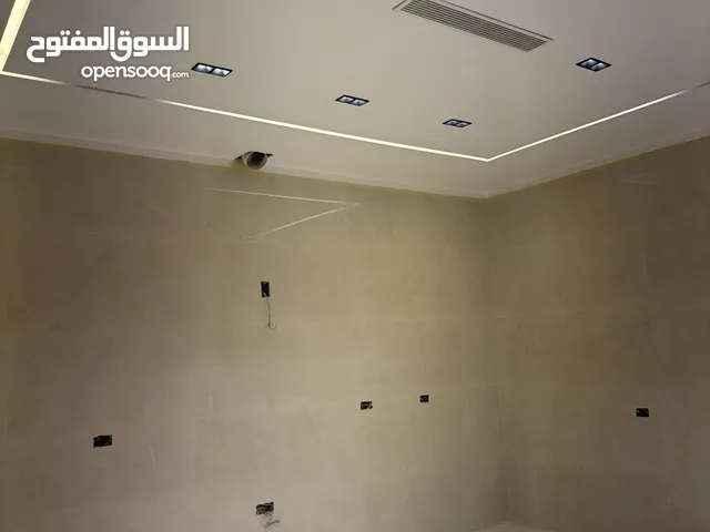 هنقر تجاري بتشطيب حديث يصلح اي نشاط تجاري ف سنتر ابو سته