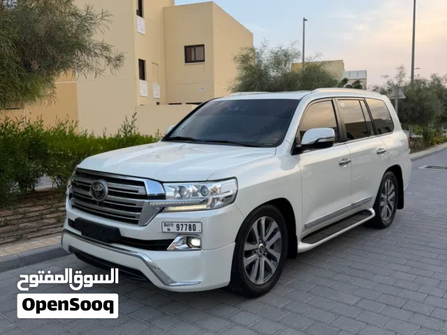 2018 تويوتا لاند كروزر VXR