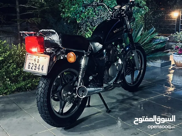 Suzuki gn 125