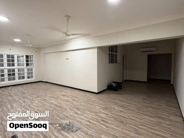 350 m2 More than 6 bedrooms Villa for Rent in Muscat Ansab
