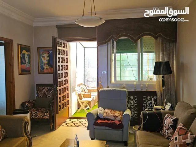شقة للبيع في دير غبار