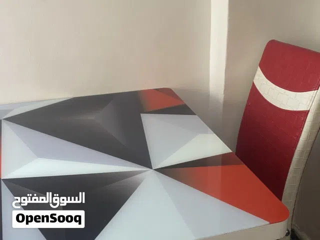 طاوله سفره للبيع  6 كراسي  مستعمل يحاله الجديد تتوسع  اربد