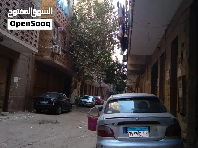 محل كبير140متر صافي للبيع متشطب فيه عداد كهربا قديم يصلح لجميع الانشطه التجاريه في شارع الجمهوريه