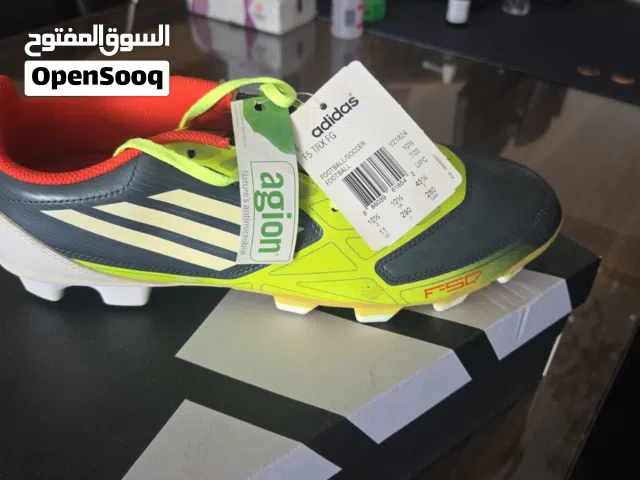 حذلء كرة قدم اصابع اصلي Adidas جديد