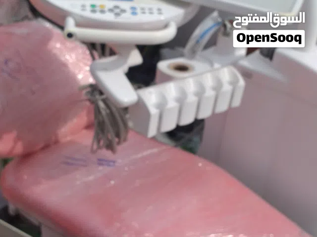 كرسي طبيب اسنان للبيع بحالة جيدة جدا