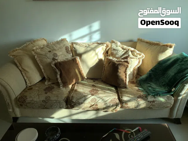 طاوله سفره وغرفه صالون كامله للبيع