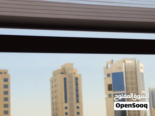 للايجار شقه تجاريه سكنيه 3 غرف وحمامين وبلكونتين وطبخ وصاله في قلب العاصمه المنامه