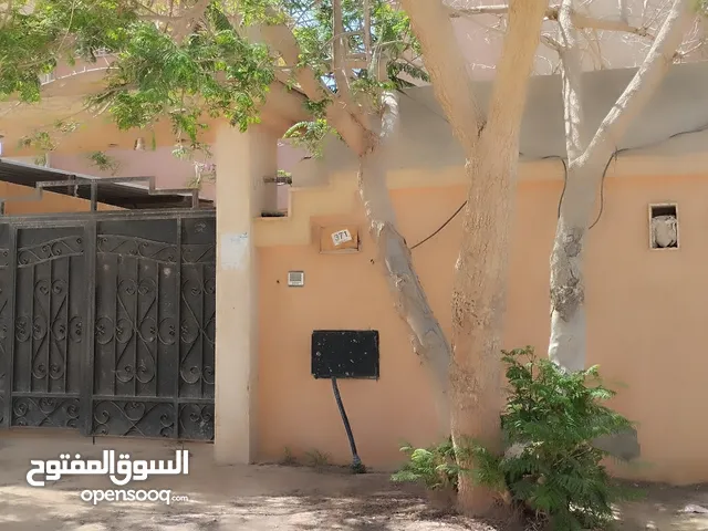 200 m2 3 Bedrooms Apartments for Sale in Al Khums Other