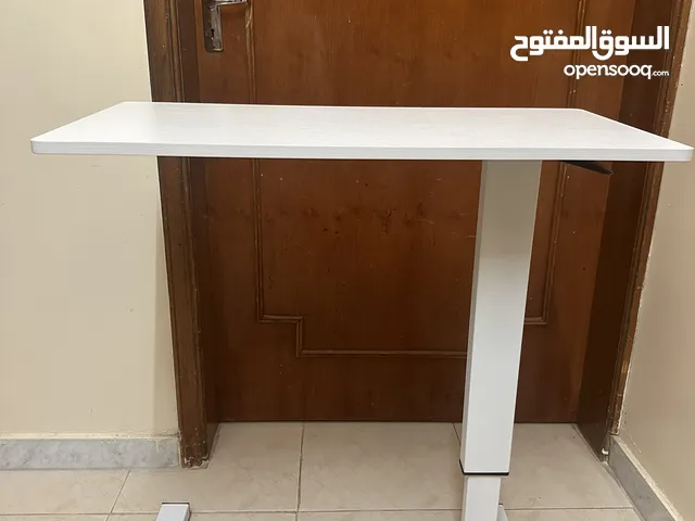 Bed table طاولة سرير