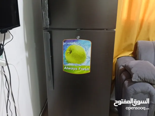 ثلاجة جديدة وموجود ضمانها 10 سنوات والكرتونة ويتم بيعها لدواعي السفر بسرعة