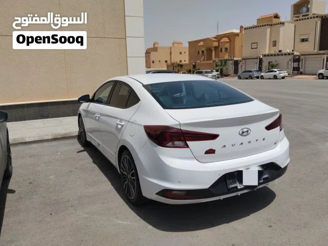2020 هيونداي افانتي Standard