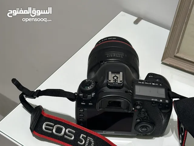 عدة تصوير Camera Canon 5d markiv كامرا مع مرفقاتها عدسات وفلاش وسبيدلايت وحقيبتها