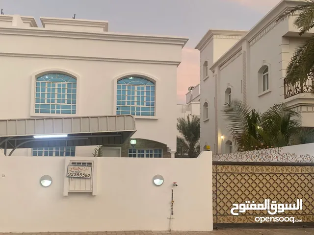 399 m2 More than 6 bedrooms Villa for Rent in Muscat Al Khoud