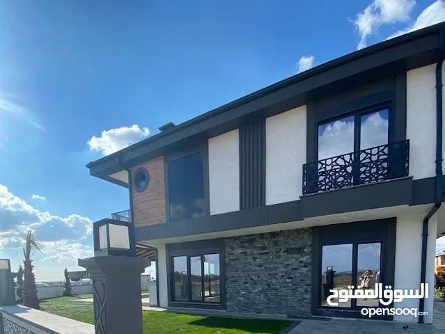 450m2 More than 6 bedrooms Villa for Sale in Istanbul Silivri