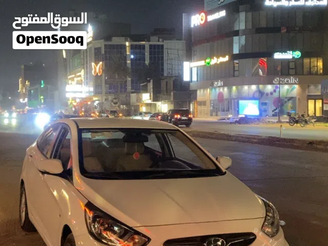 2013 Hyundai Accent Standard