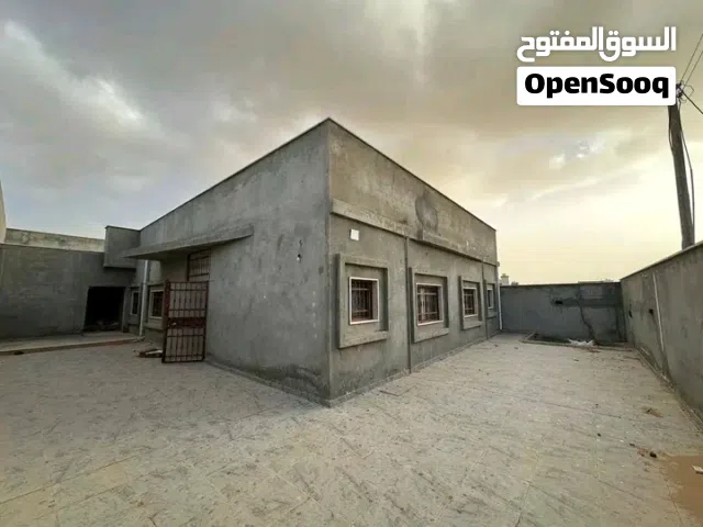 منزل جديد مش مسكون للايجار في فطره  متلت الكهرباء عين زارة 3 غرف مطبخ صاله زوز حمامات مربوعه بي حمام