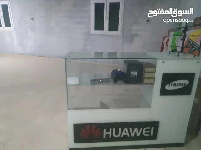 فترينة محل هواتف