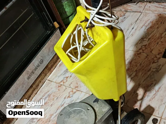 ماكينة غسيل سجاد مستعمل بحالة ممتازة  ماركة victor الالمانية