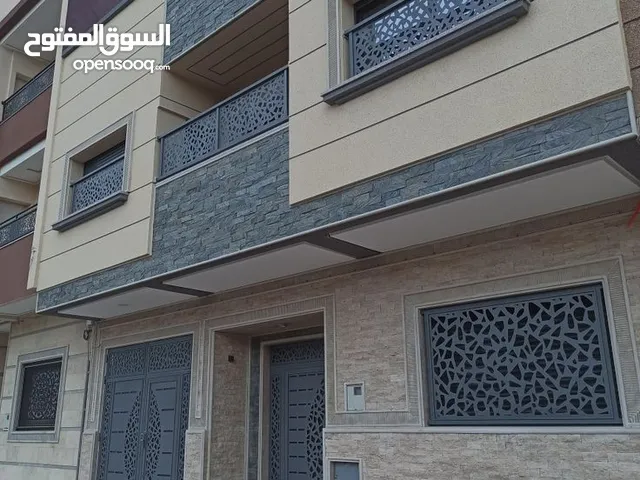 420 m2 5 Bedrooms Townhouse for Sale in Basra Briha