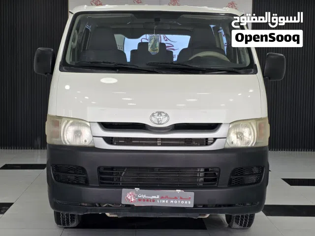 2010 تويوتا هايس Standard