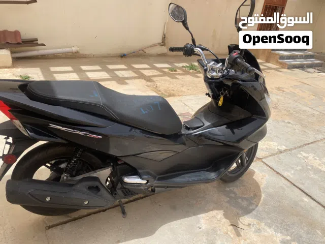 2018 هوندا PCX150