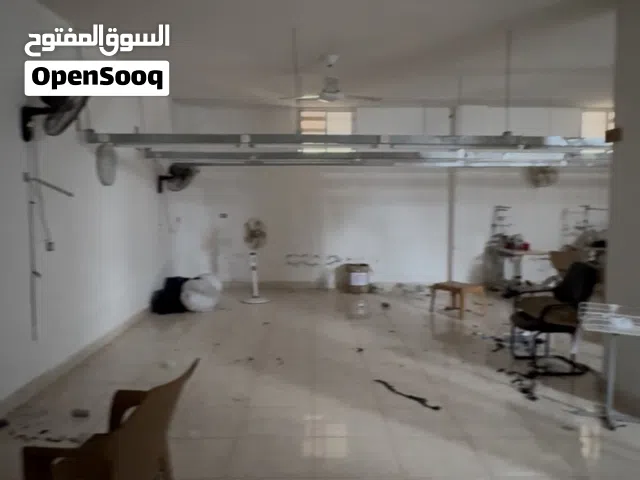 مستودع للإيجار 200 متر  سحاب خلف مستشفى التوتنجي الطابق الأرضي مدخل على الشارع مباشرة