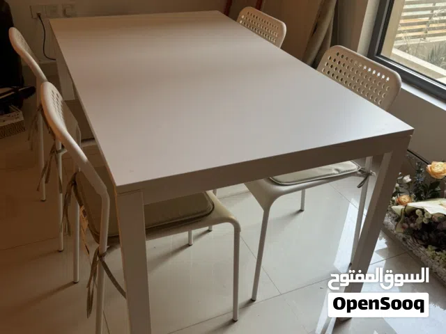 طاوله طعام 4 اشخاص