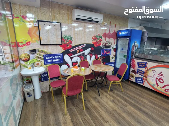 السلام عليكم ورحمة الله وبركاته مطعم في الرفاع الشرقي بوكوارة معروض للبيع كامل متكامل وبسعر مناسب ل