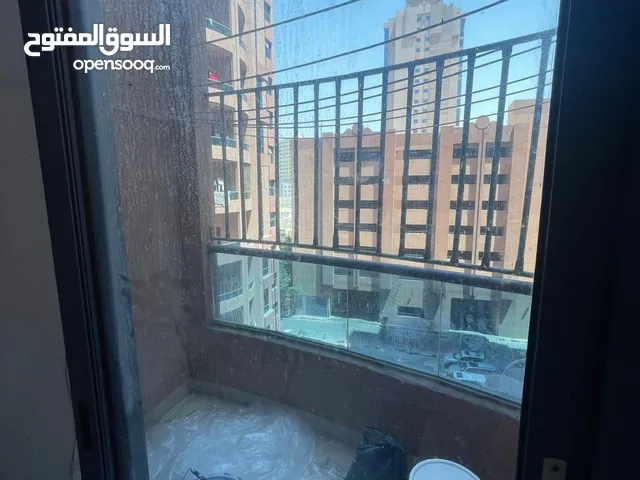 (عادل)شقه للبيع 2غرف وصاله 3حمام بلكون غرفه خادمه ابراج النعيميه