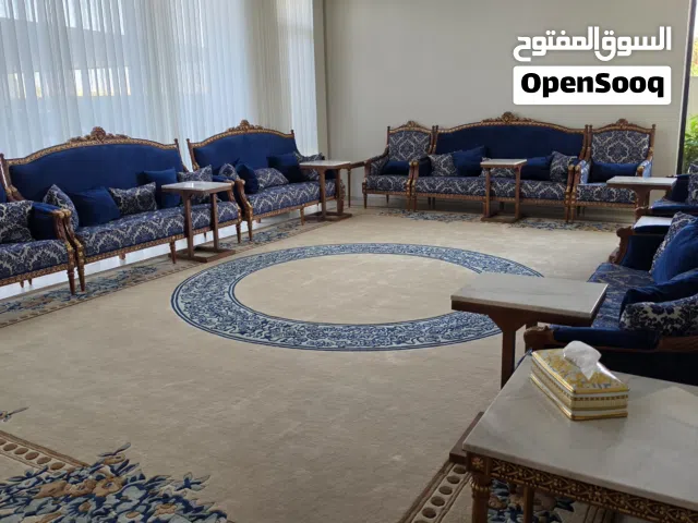 طقم جلوس فاخر للبيع